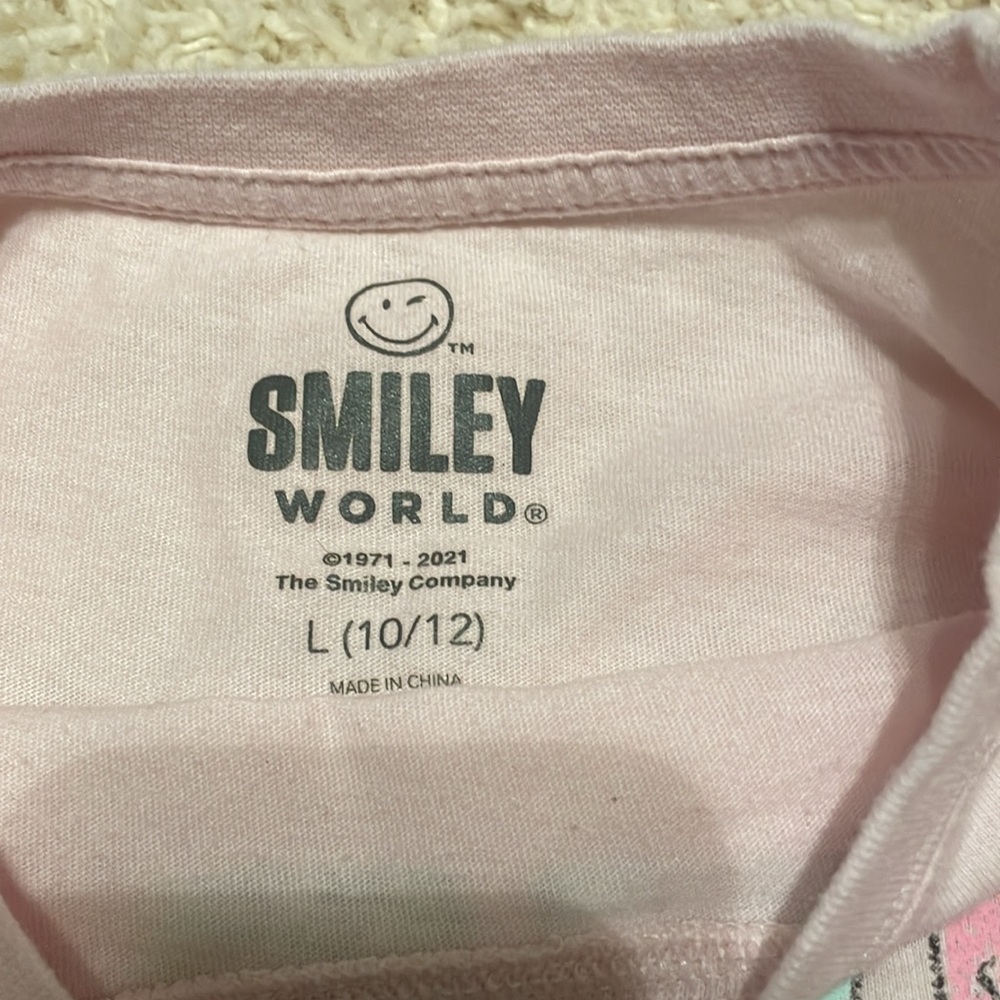 Girls Smiley World Tee - size L (10/12) - Picture 3 of 4